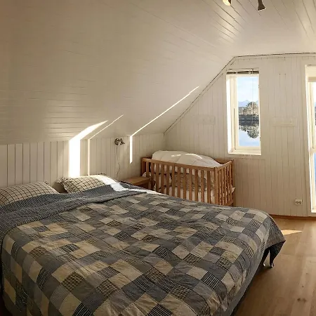 Three-bedroom Holiday In Titran