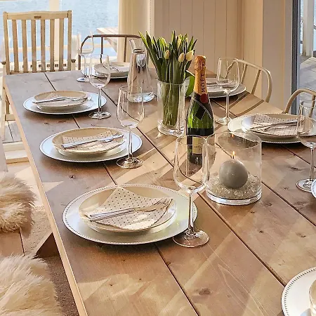 Three-bedroom Holiday In Titran Nyaraló Kjellsund