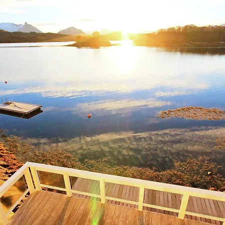 Three-bedroom Holiday In Titran Nyaraló Kjellsund